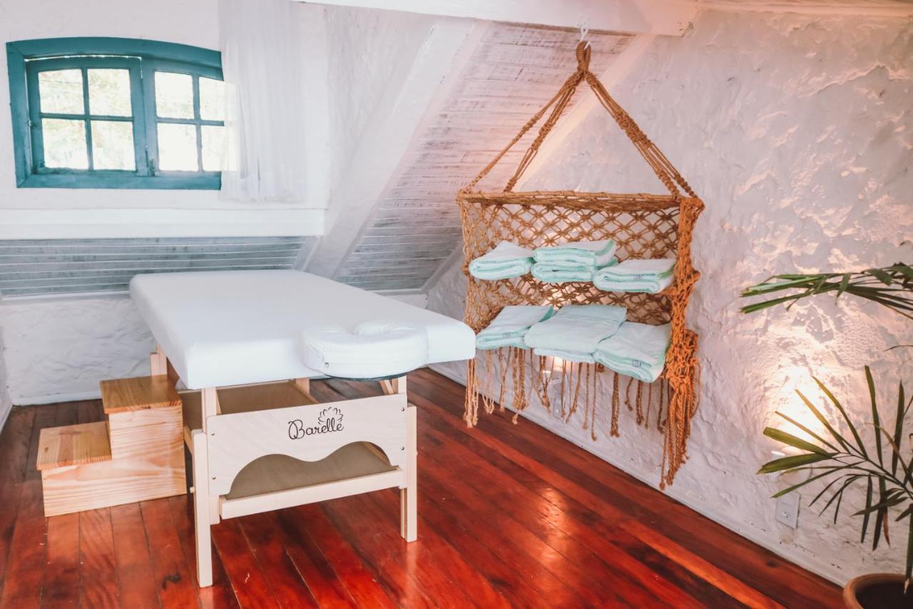 Passagem Concept Hotel E Spa Cabo Frio Dış mekan fotoğraf A massage table