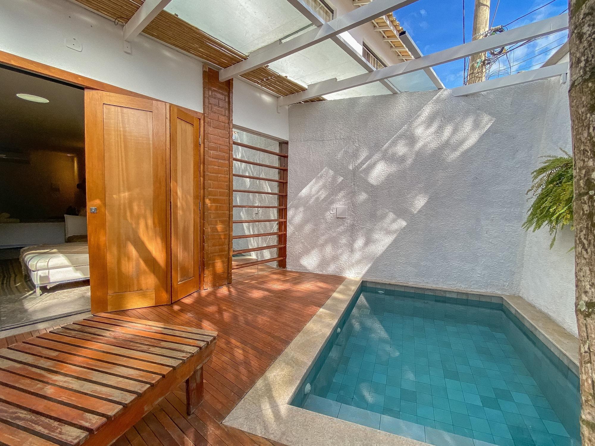 Passagem Concept Hotel E Spa Cabo Frio Dış mekan fotoğraf A private pool at a hotel in Mexico City